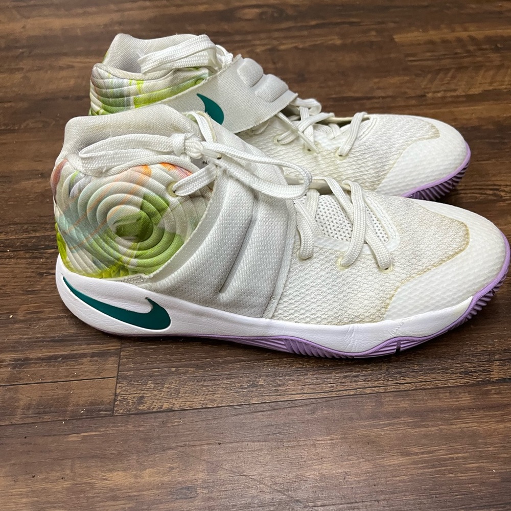 NIKE KYRIE II 2 GS EASTER WHITE HYPER JADE LILAC MANGO SBSP 826673-105 Size 7Y